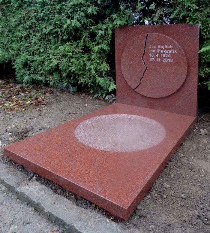 JanRajlich_náhrobek3-541x600.jpg
